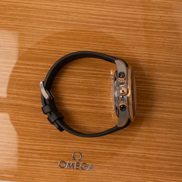 Omega Seamaster Diver 300m 210.22.44.51.01.001